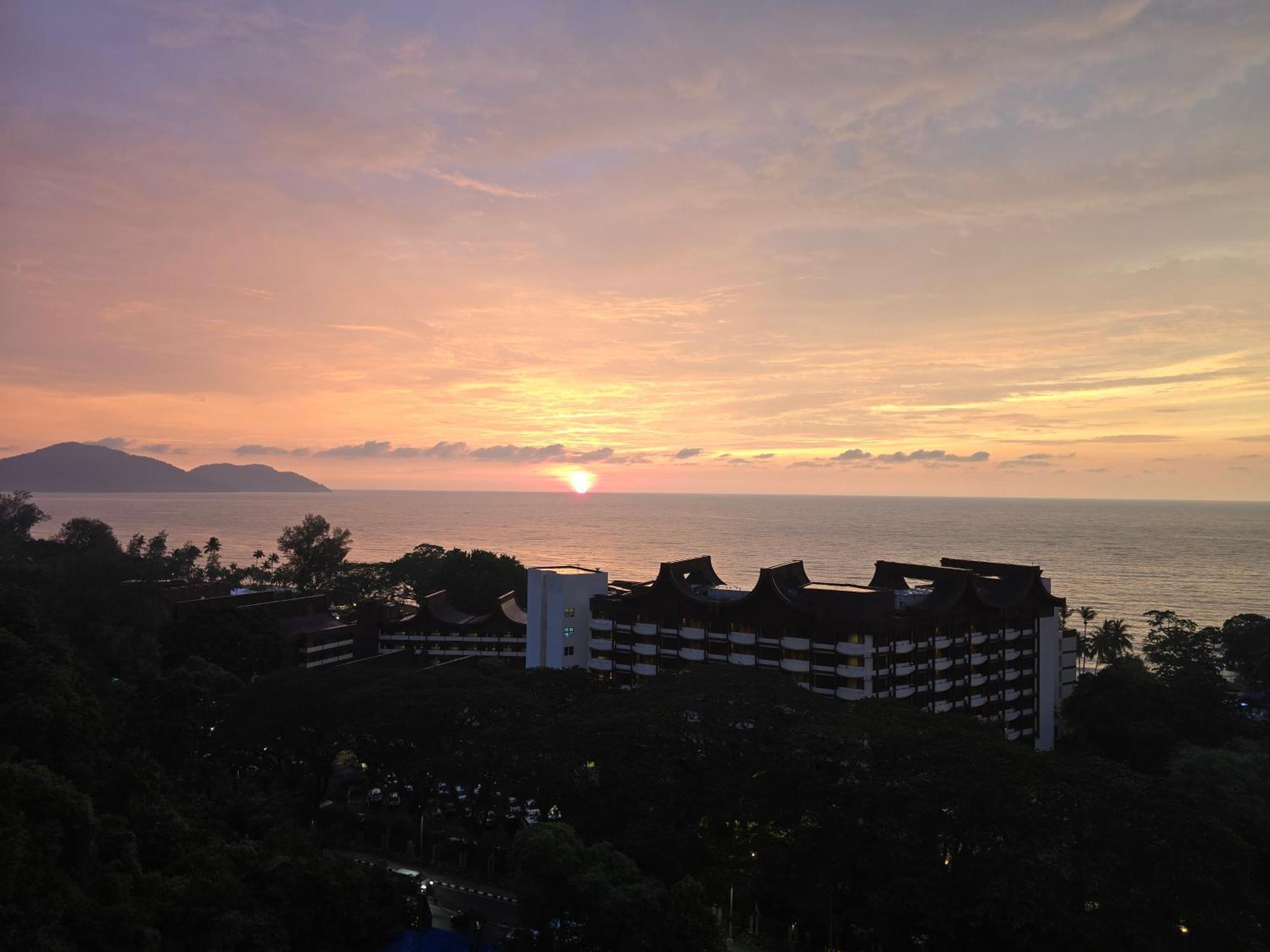 Green Ocean Seaview Apartment Batu Ferringhi Eksteriør bilde